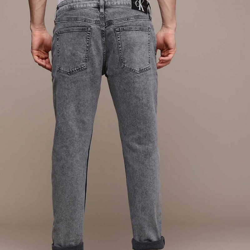 Men Grey Slim Tapered Fit Mid-Rise Heavy Fade Stretchable Jeans